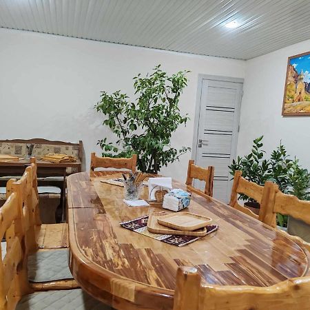 Sun House Hotel Yeghegnadzor Exterior photo